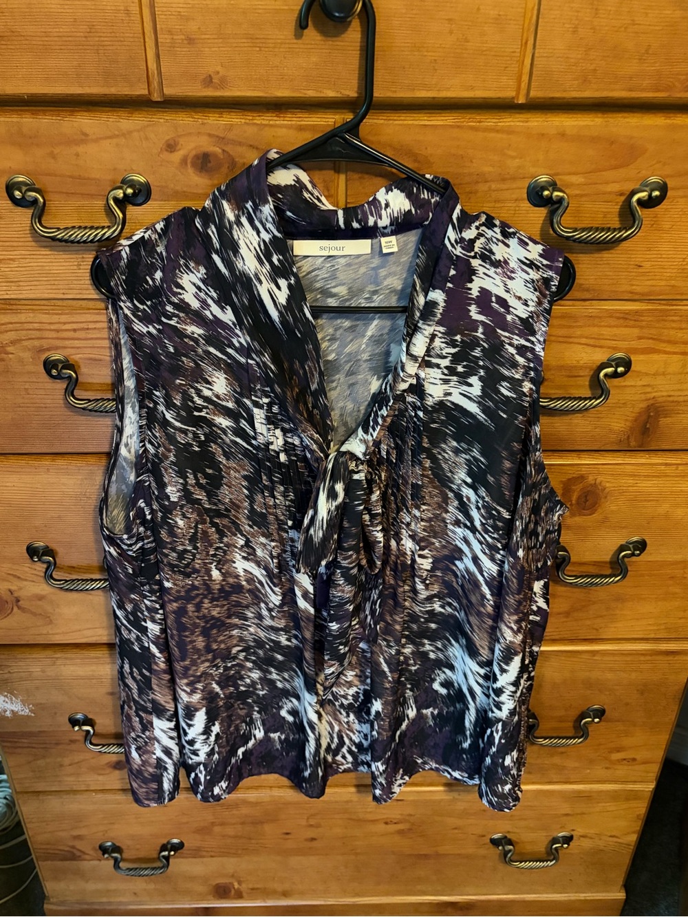 Sejour Purple and White Tie-Front Sleeveless Top